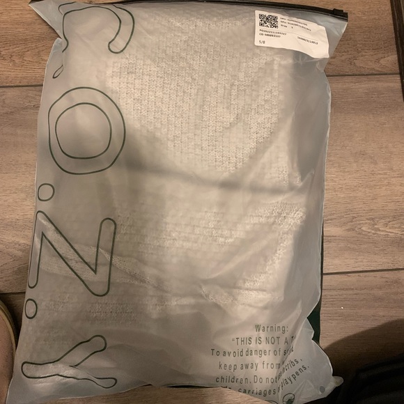 Light Gray 2 Piece Knit Sweatsuit NEW IN PACKAGE - Picture 2 of 3